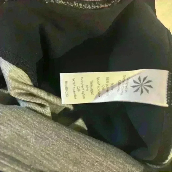 Athleta High Rise Tapestry Chaturanga to Town Tight. Size Small. - Picture 7 of 7